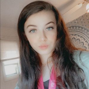 Meet your Posher, Lauren